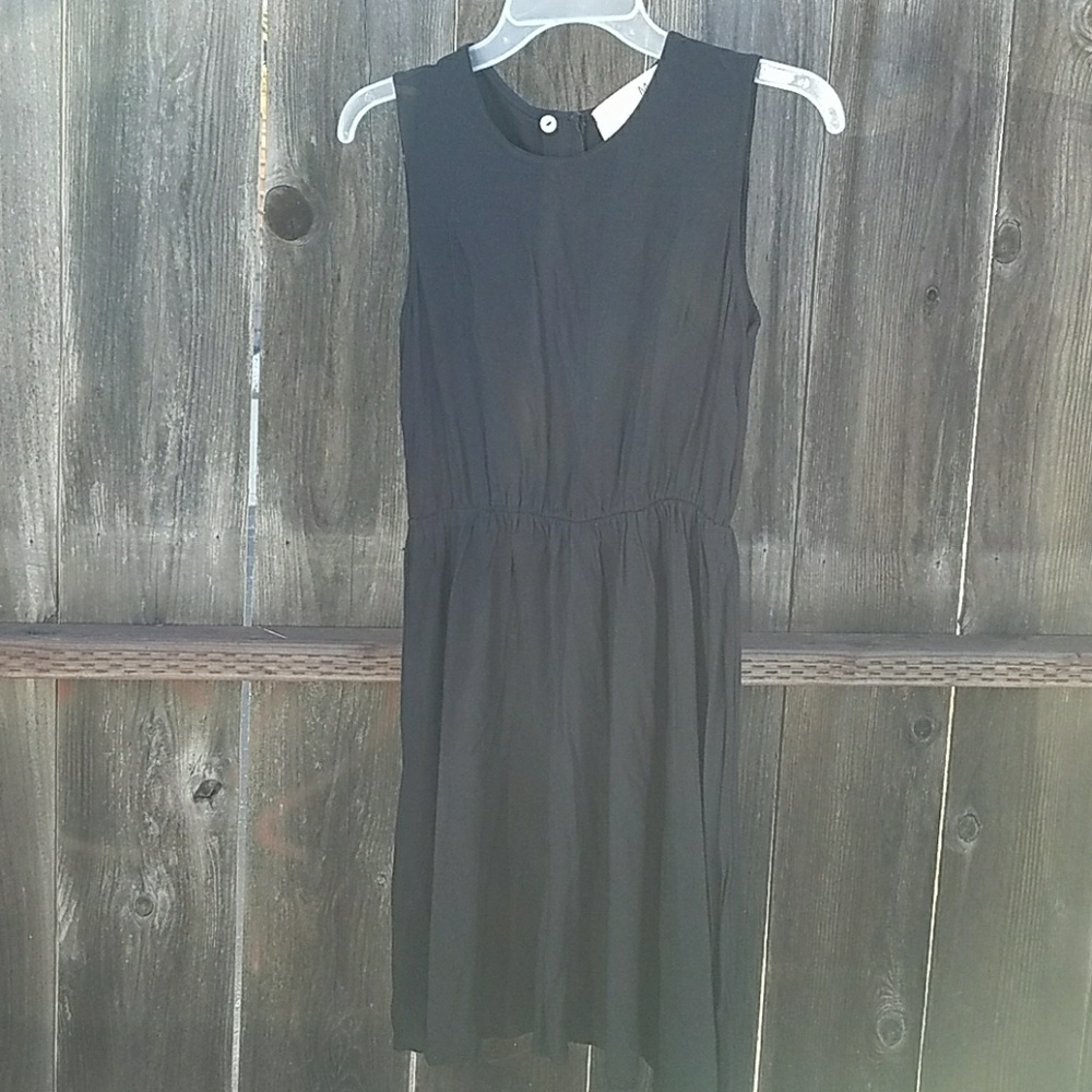 Sleeveless LBD